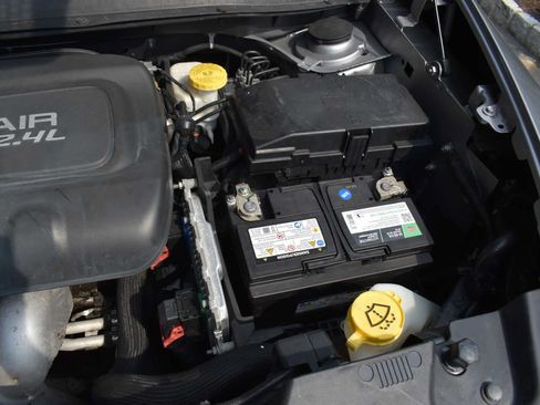 Used 2018 Jeep Cherokee Limited AWD/4WD image 34