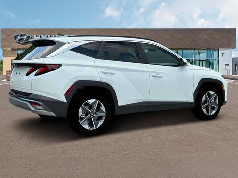 Used 2025 Hyundai Tucson SEL FWD image 8