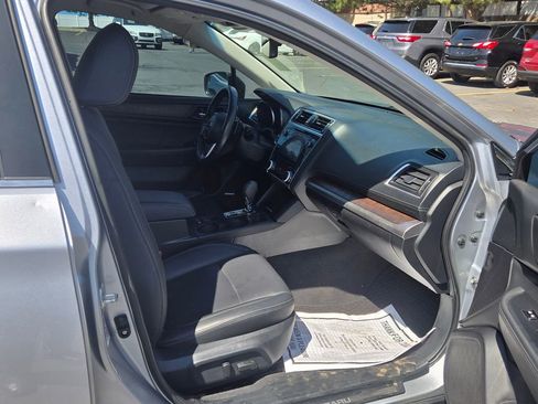 Used 2019 Subaru Outback 3.6R Limited AWD/4WD image 10