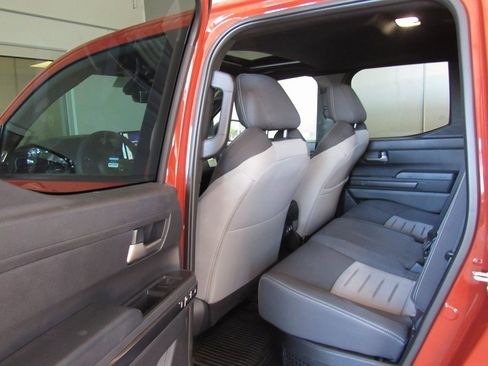 Certified 2025 Toyota Tacoma TRD Off-Road image 19