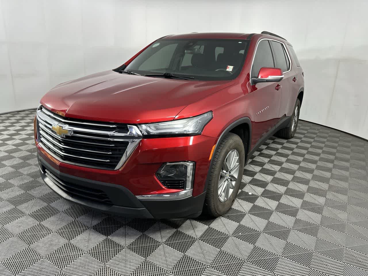 Used 2023 Chevrolet Traverse LT FWD image 4