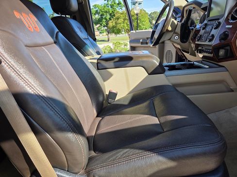 Used 2015 Ford F250 King Ranch w/ FX4 Off-Road Package AWD/4WD image 11