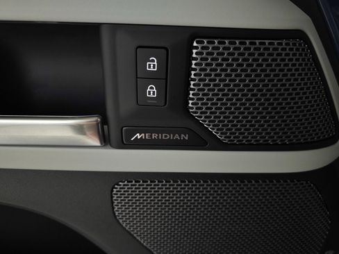 Used 2024 Land Rover Defender 110 S image 14