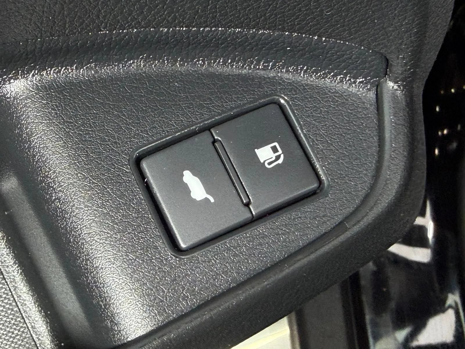 Used 2016 Honda Pilot Touring image 32