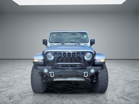 Used 2022 Jeep Gladiator Sport AWD/4WD image 2