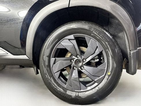 New 2026 Nissan Rogue SV w/ Cold Weather Package AWD/4WD image 9