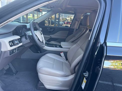 Certified 2024 Lincoln Aviator AWD w/ Premium Package image 10