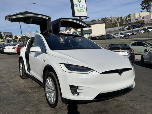 Used 2016 Tesla Model X 90D image 74