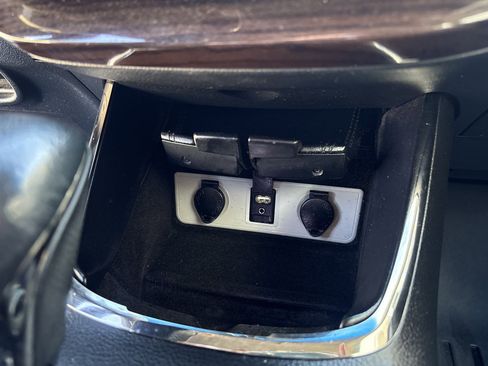 Used 2015 Toyota Avalon XLE image 30