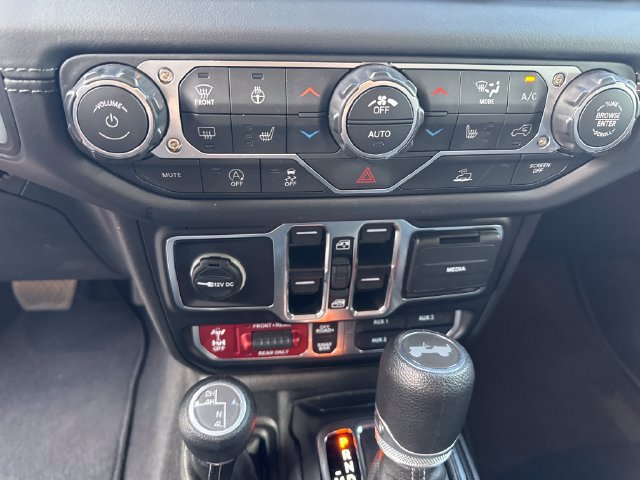 Used 2025 Jeep Wrangler Unlimited Rubicon w/ Convenience Group AWD/4WD image 19
