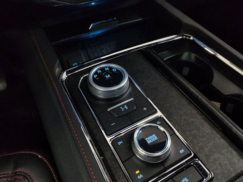 Used 2023 Ford Expedition Limited image 14