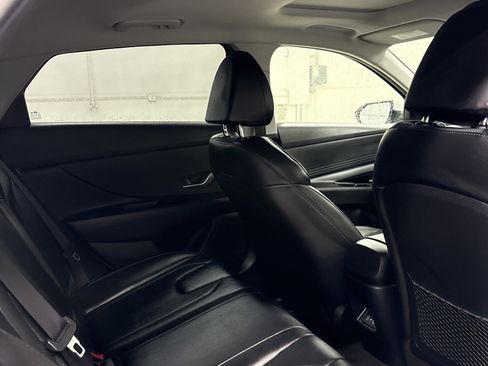 Used 2024 Hyundai Elantra Limited image 21
