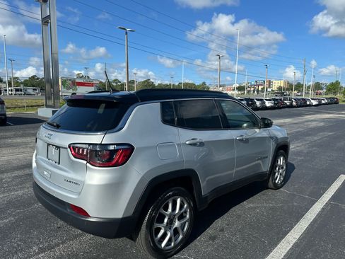Used 2025 Jeep Compass Limited AWD/4WD image 5