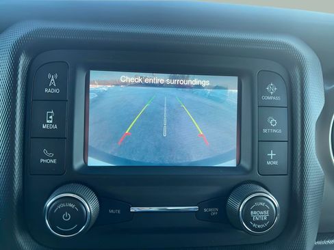 Used 2018 Jeep Wrangler Unlimited Sport S AWD/4WD image 16