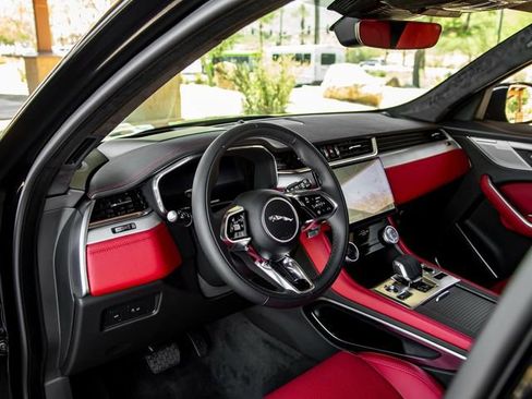 New 2026 Jaguar F-PACE R-Dynamic S image 15