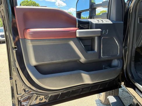 Used 2022 Ford F350 Platinum AWD/4WD image 12