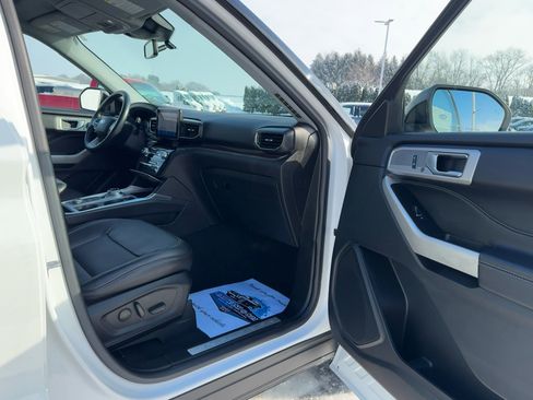 Certified 2022 Ford Explorer Limited w/ Equipment Group 301A image 13