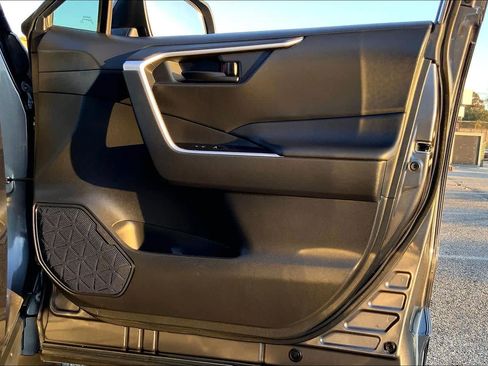 Used 2023 Toyota RAV4 LE image 21