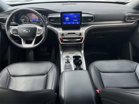 Certified 2022 Ford Explorer XLT w/ Equipment Group 202A image 16