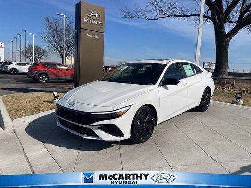 New 2026 Hyundai Elantra SEL Sport FWD image 1