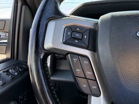 Used 2022 Ford F250 Lariat w/ Black Appearance Package AWD/4WD image 17