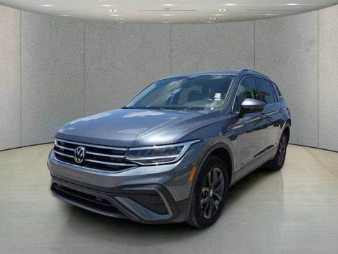 Used 2024 Volkswagen Tiguan SE FWD image 10