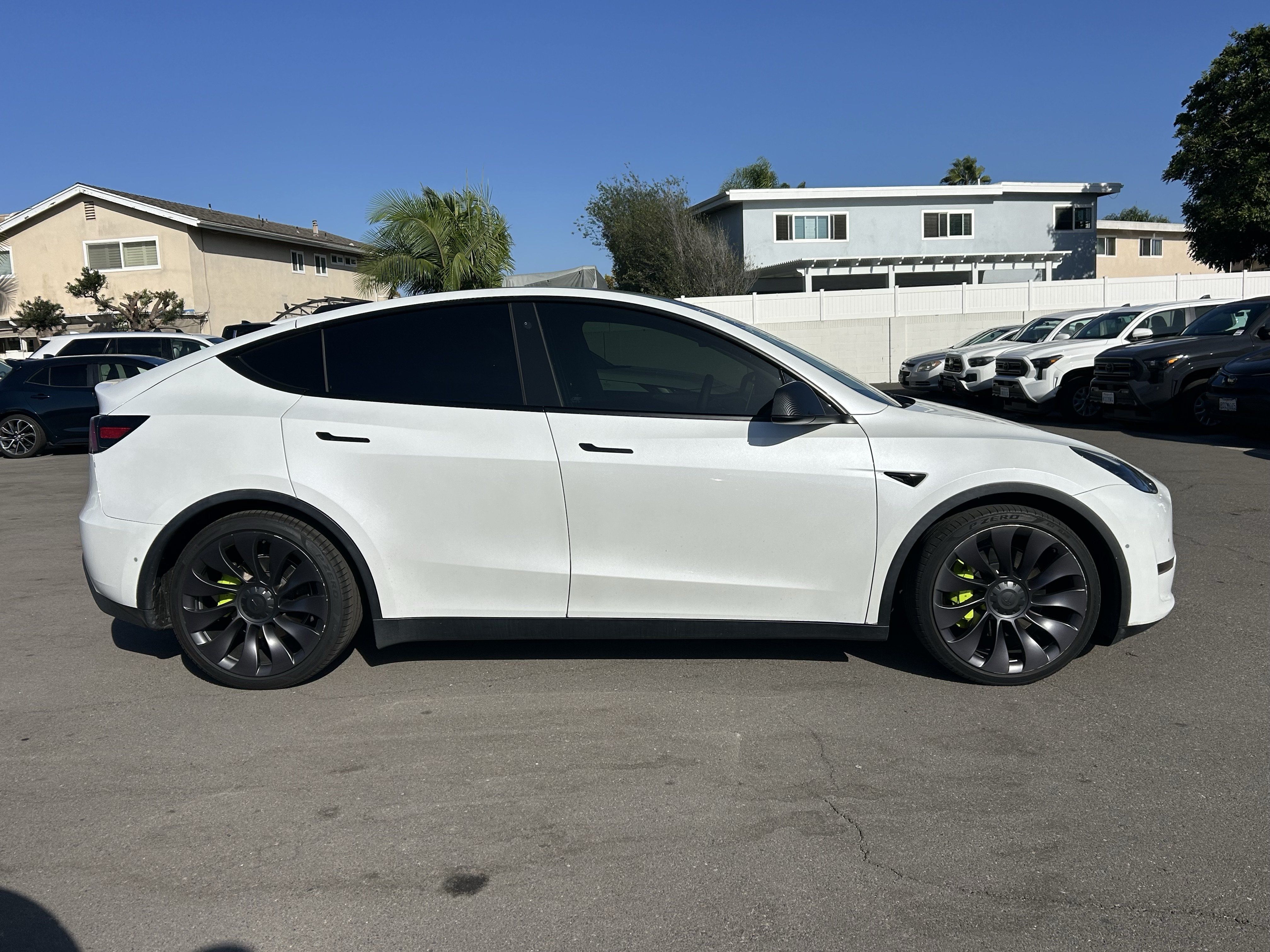 Used 2021 Tesla Model Y Performance AWD/4WD image 2
