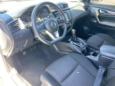 Used 2020 Nissan Rogue SV AWD/4WD image 6
