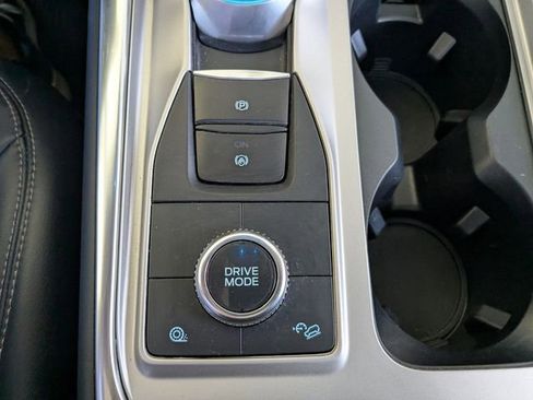 Used 2023 Ford Explorer XLT w/ Equipment Group 202A AWD/4WD image 18