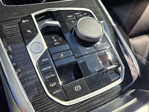 Used 2023 BMW X7 xDrive40i w/ M Sport Package image 19