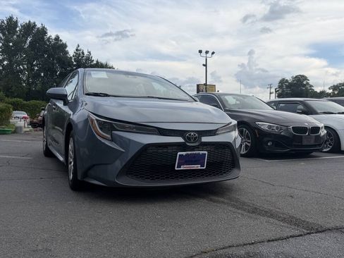 Used 2020 Toyota Corolla LE FWD image 18