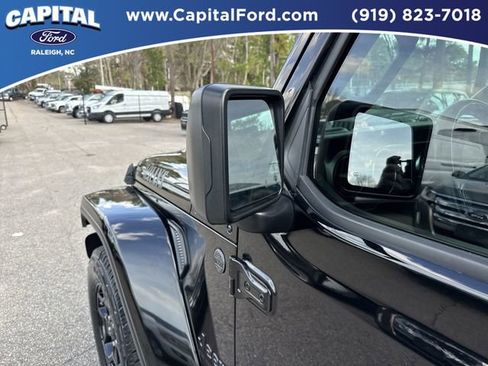 Used 2022 Jeep Gladiator Willys image 12