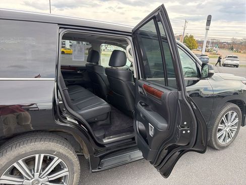 Used 2016 Lexus LX 570 4WD w/ Luxury Package image 20