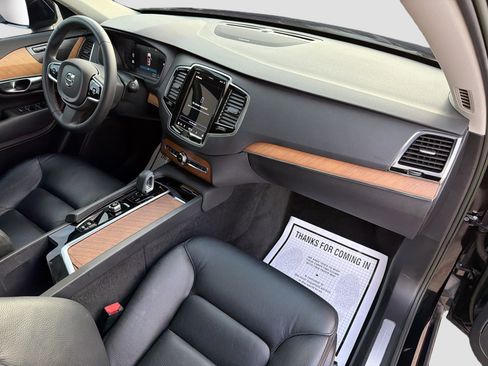 Used 2023 Volvo XC90 T8 Plus image 14