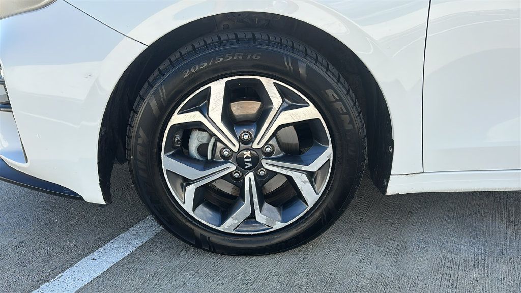 Used 2020 Kia Forte LXS FWD image 6