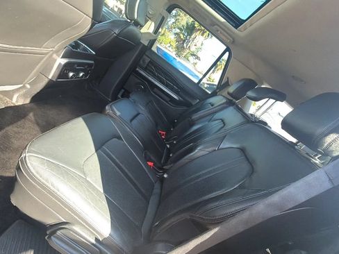 Used 2018 Ford Expedition Platinum AWD/4WD image 30