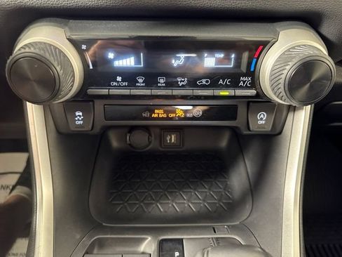 Used 2023 Toyota RAV4 LE AWD/4WD image 16