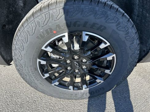 New 2026 Chevrolet Traverse Z71 w/ Driver Confidence Package image 9