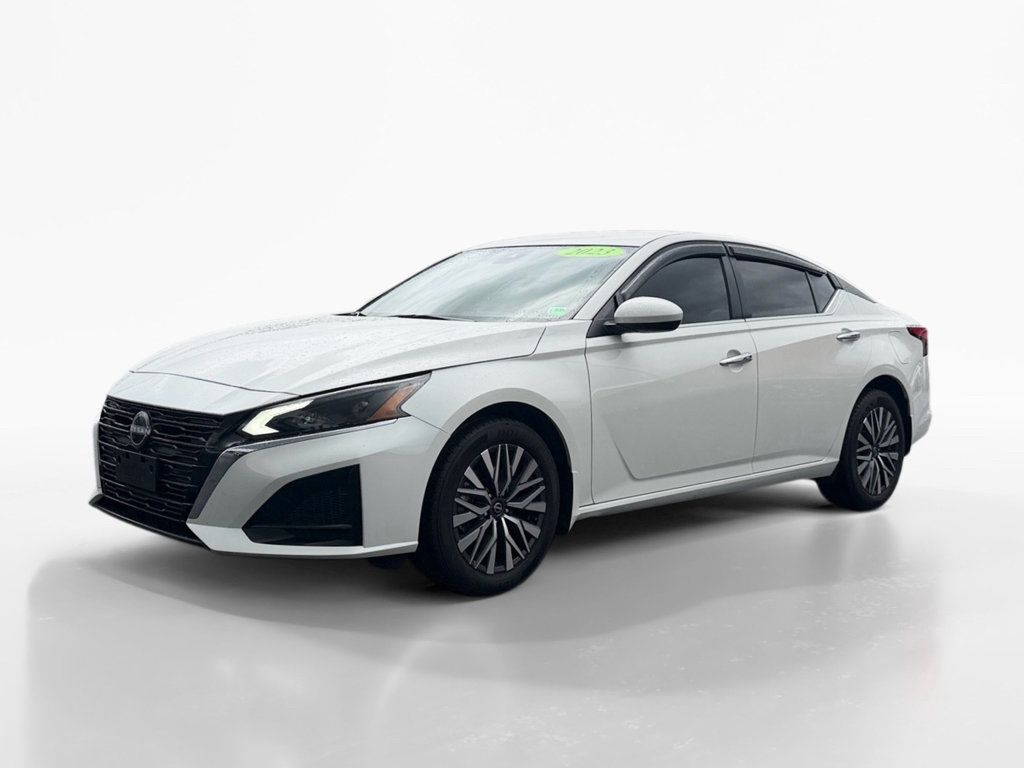 Used 2023 Nissan Altima 2.5 SV AWD/4WD image 9
