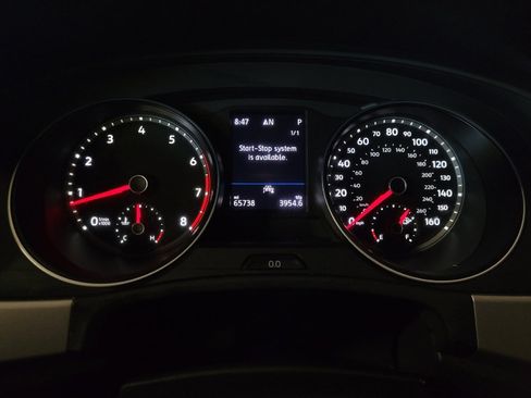Used 2020 Volkswagen Atlas Cross Sport SE FWD image 23