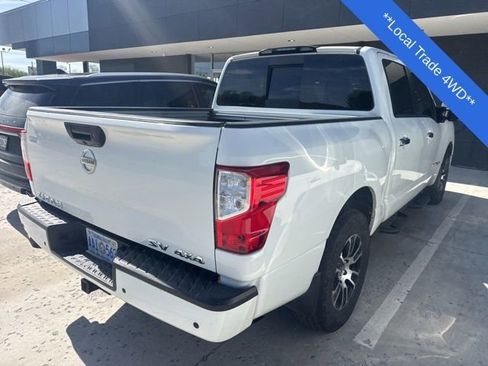 Used 2021 Nissan Titan SV w/ SV Convenience Package image 4