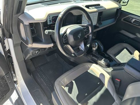 Used 2022 Ford Bronco Wildtrak image 11