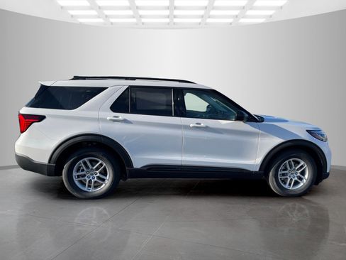 New 2026 Ford Explorer Active image 3