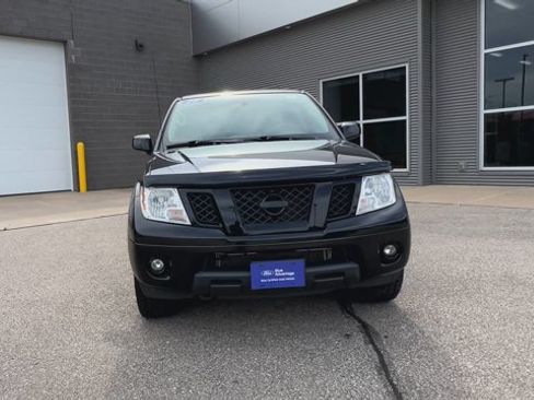 Used 2019 Nissan Frontier SV w/ Value Truck Package AWD/4WD image 4