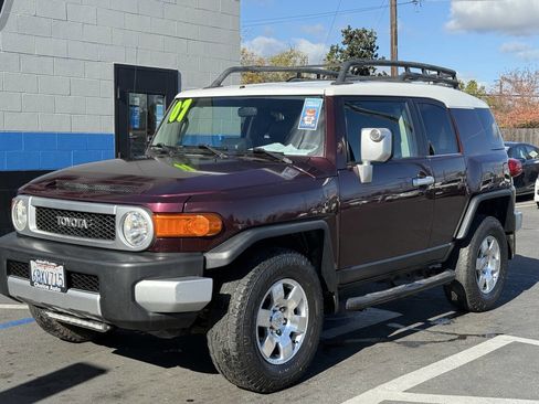 Used 2007 Toyota FJ Cruiser 4WD image 3