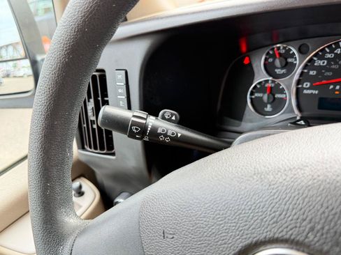 Used 2019 GMC Savana 3500 RWD image 48