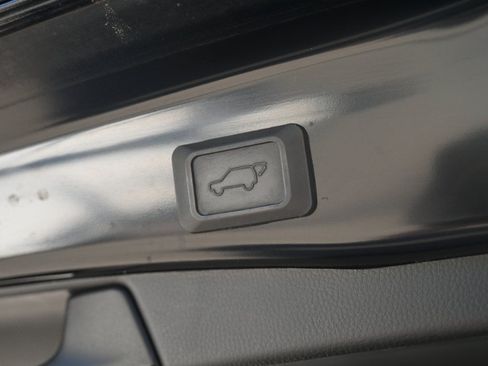Used 2019 Toyota RAV4 XLE AWD/4WD image 20