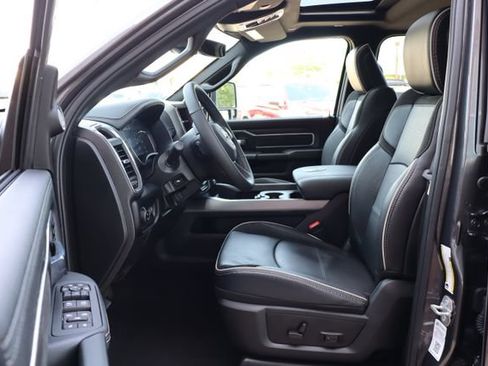 Used 2025 RAM 3500 Laramie AWD/4WD image 18
