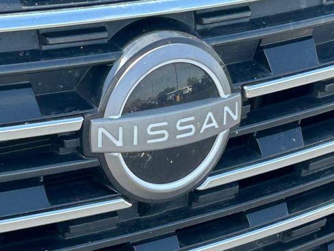 Used 2025 Nissan Rogue SV AWD/4WD image 10