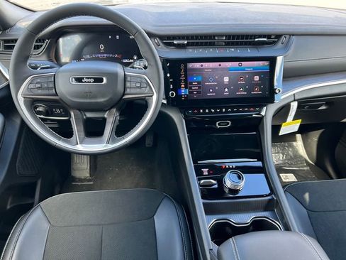 New 2026 Jeep Grand Cherokee Altitude AWD/4WD image 3